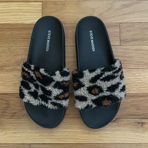 Steven Madden leopard shearling slide Size US 8